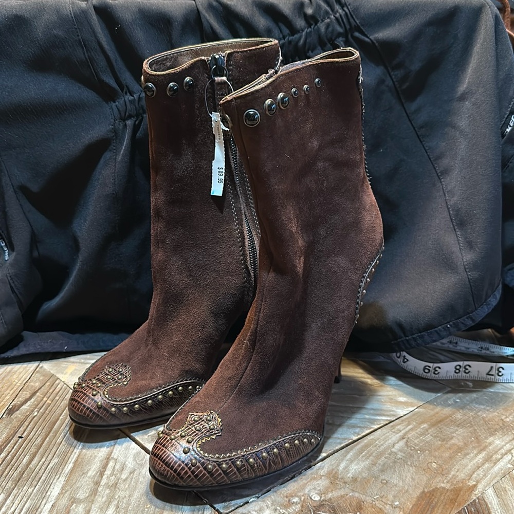 Vicini brown leather studs new still has tag size 36 1/2 made in Italy